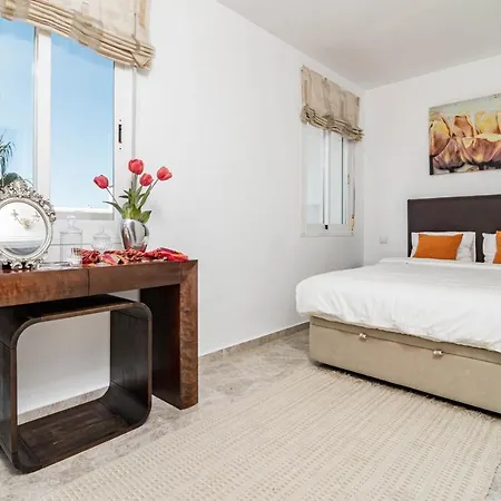 Spectacular 2 Bedroom Penthouse In Location In Nueva Andalucia Apartment