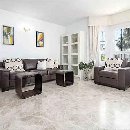 Spectacular 2 Bedroom Penthouse In Location In Nueva Andalucia Marbella