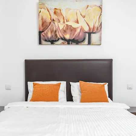 Spectacular 2 Bedroom Penthouse In Location In Nueva Andalucia *