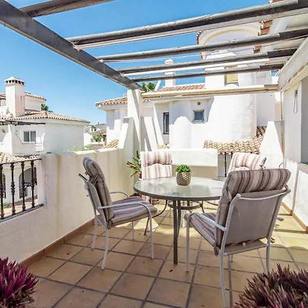 Apartment Spectacular 2 Bedroom Penthouse In Location In Nueva Andalucia *