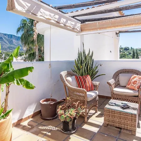Apartment Spectacular 2 Bedroom Penthouse In Location In Nueva Andalucia *