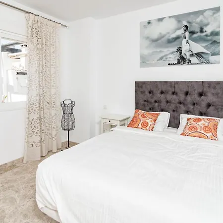 Spectacular 2 Bedroom Penthouse In Location In Nueva Andalucia Apartment *
