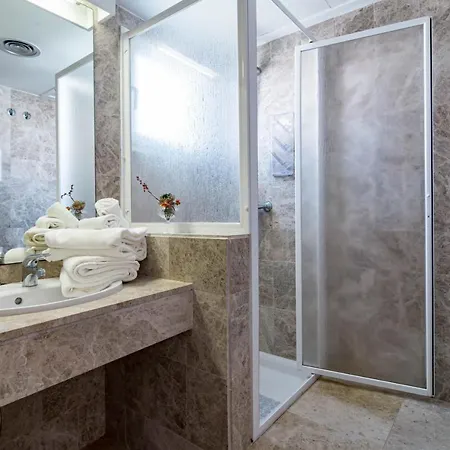 Spectacular 2 Bedroom Penthouse In Location In Nueva Andalucia Marbella