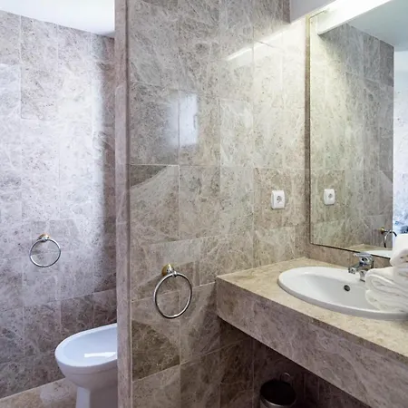 Spectacular 2 Bedroom Penthouse In Location In Nueva Andalucia Apartment Marbella