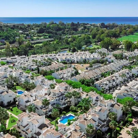 Spectacular 2 Bedroom Penthouse In Location In Nueva Andalucia *
